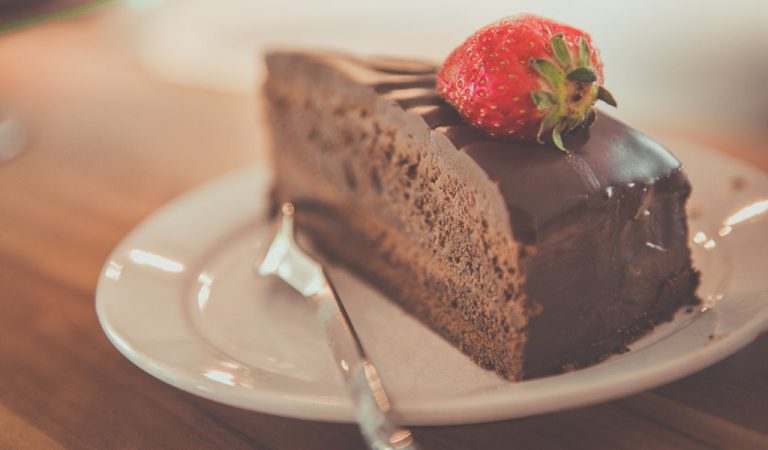 serve-cake