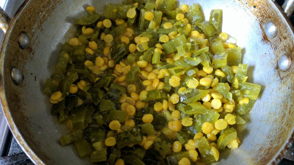 Snake Gourd Curry (Pudalangai Poriyal)