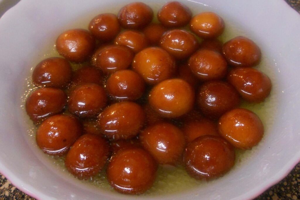 How to Make Soft and Juicy Gulab Jamun at Home
