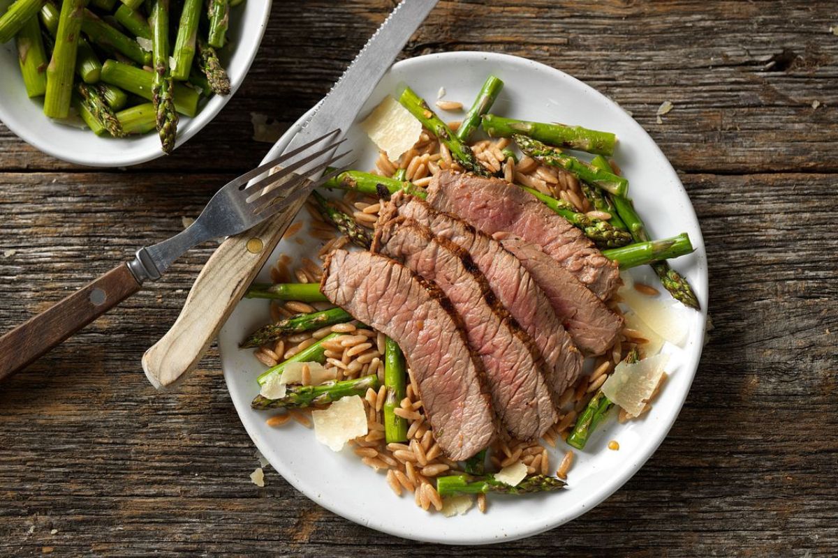 You are currently viewing Amish Wedding Steak Recipe – A Traditional Comfort Dish From the Heartland