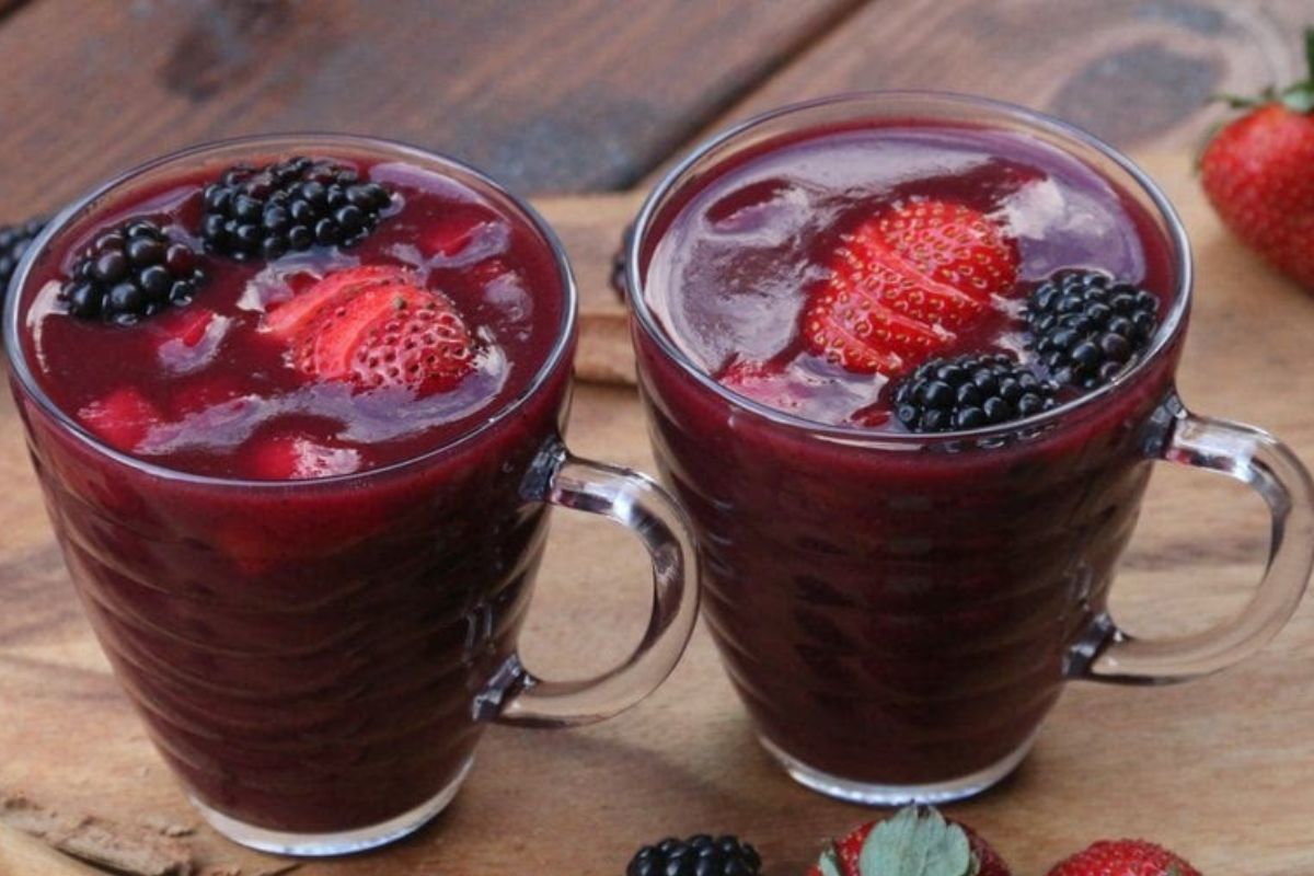 You are currently viewing Blackberry Vape Juice Recipe: A Sweet and Smooth DIY E-Liquid
