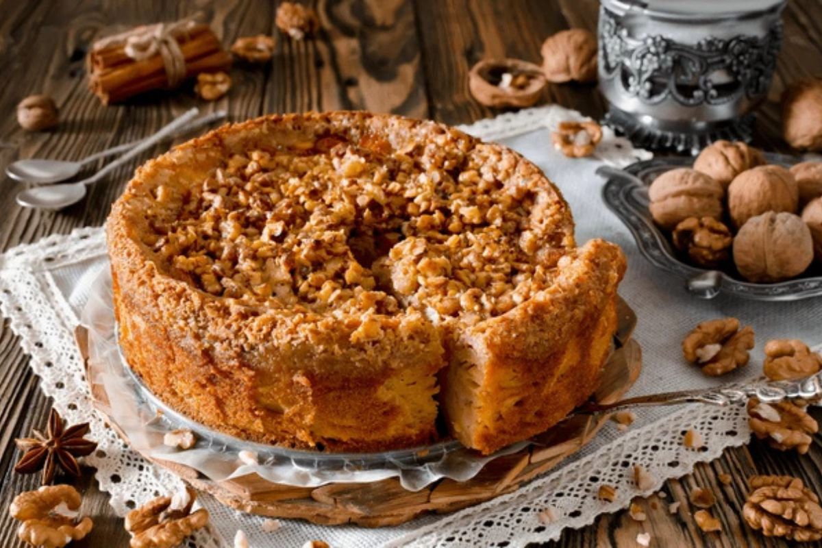 Read more about the article Caramel Apple Walnut Pie Recipe – The Ultimate Fall Dessert