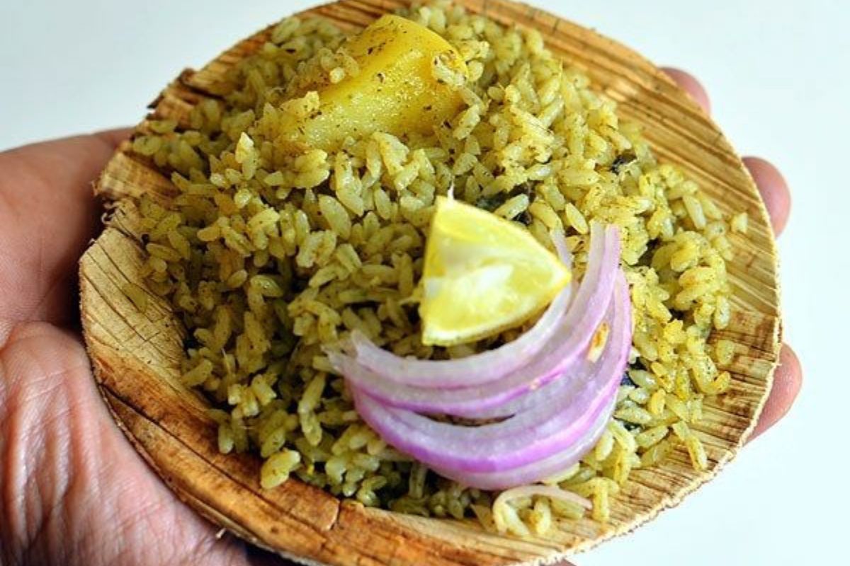 You are currently viewing 🍽️ Donne Biryani Recipe: Recreating the Magic of Bangalore’s Military Hotel Biryani at Home