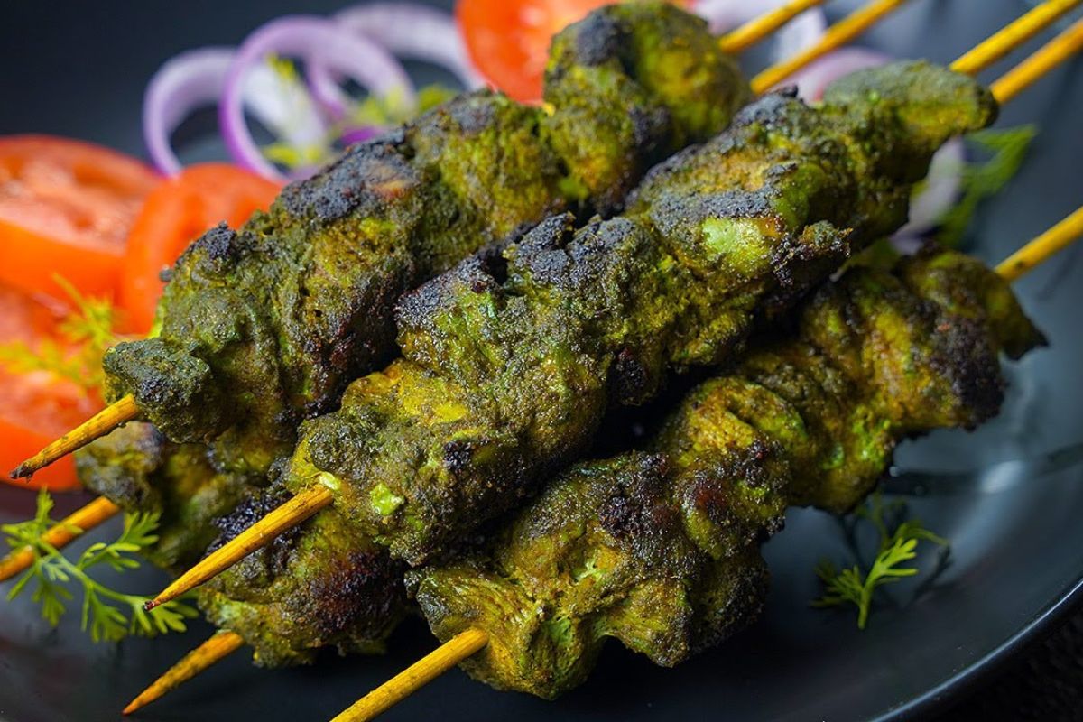 You are currently viewing Hariyali Chicken Kebab Recipe: A Green, Flavorful Delight