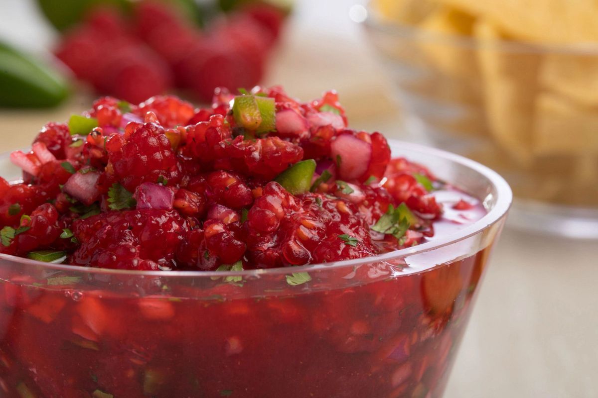 Read more about the article Raspberry Salsa Recipe – Sweet, Spicy & Shockingly Addictive