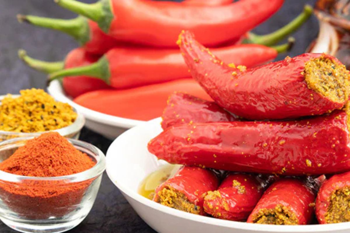 You are currently viewing Red Chilli Pickle Recipe: A Tangy and Spicy Delight