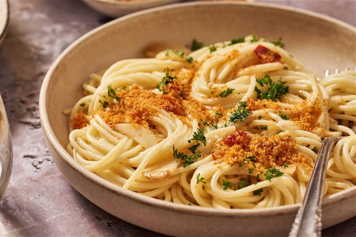 You are currently viewing Spaghetti Aglio e Olio Recipe | Simple and Flavorful Italian Pasta