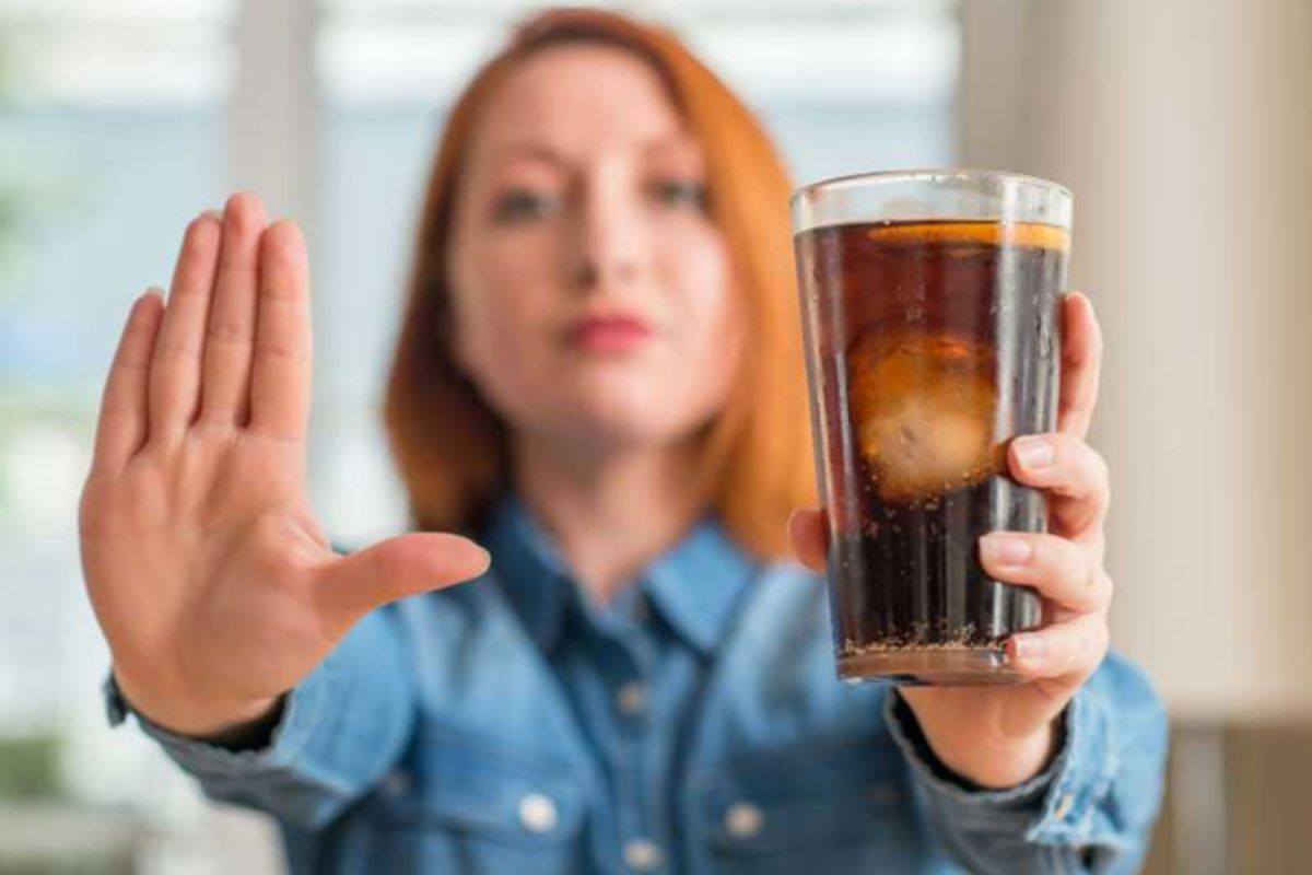 You are currently viewing When Can I Drink Soda After Tooth Extraction? Expert Tips for Safe Healing