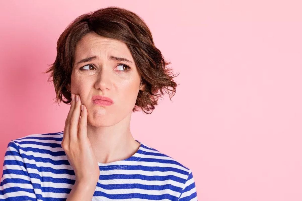 You are currently viewing When Can You Drink Carbonated Drinks After Tooth Extraction? Essential Recovery Advice