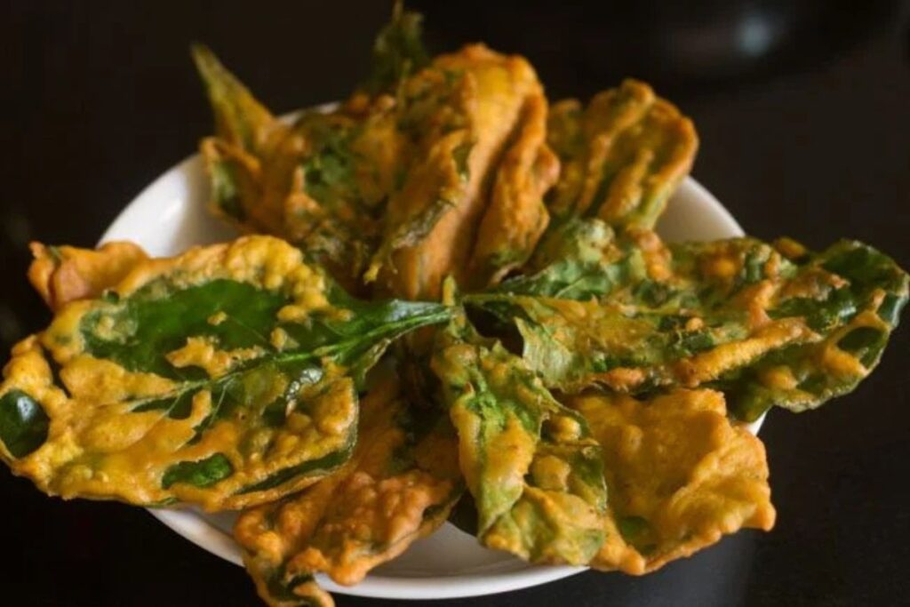 Steps to Make Palak Patta Chaat Recipe