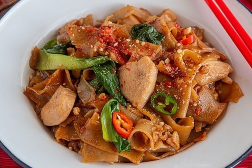 How to Make Rad Na Thai Rice Noodles with Gravy Recipe