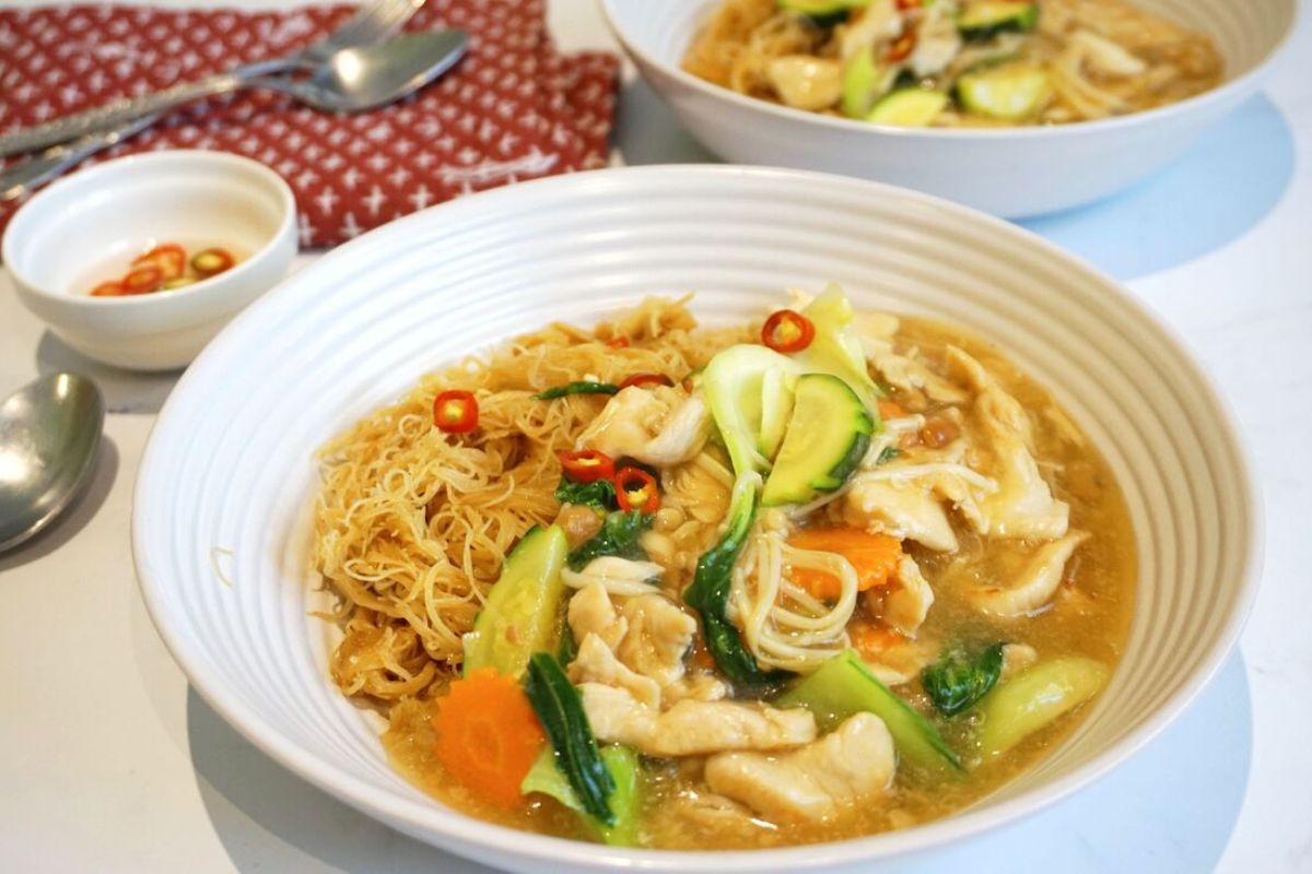 Rad Na Thai Rice Noodles with Gravy Recipe